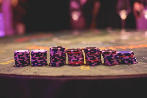 Dealer and table integration with live sports